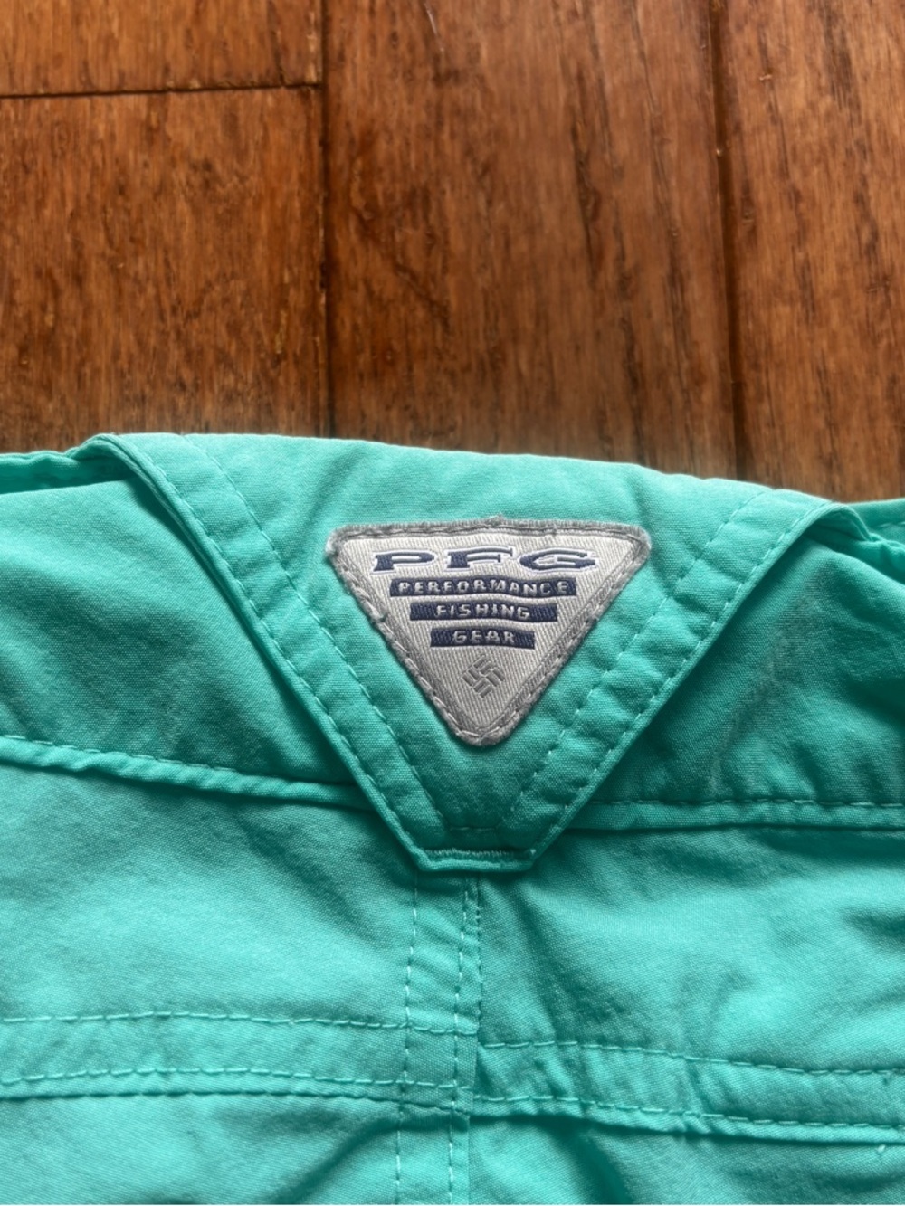 Womens Columbia PFG shorts-10 - Picture 9 of 10